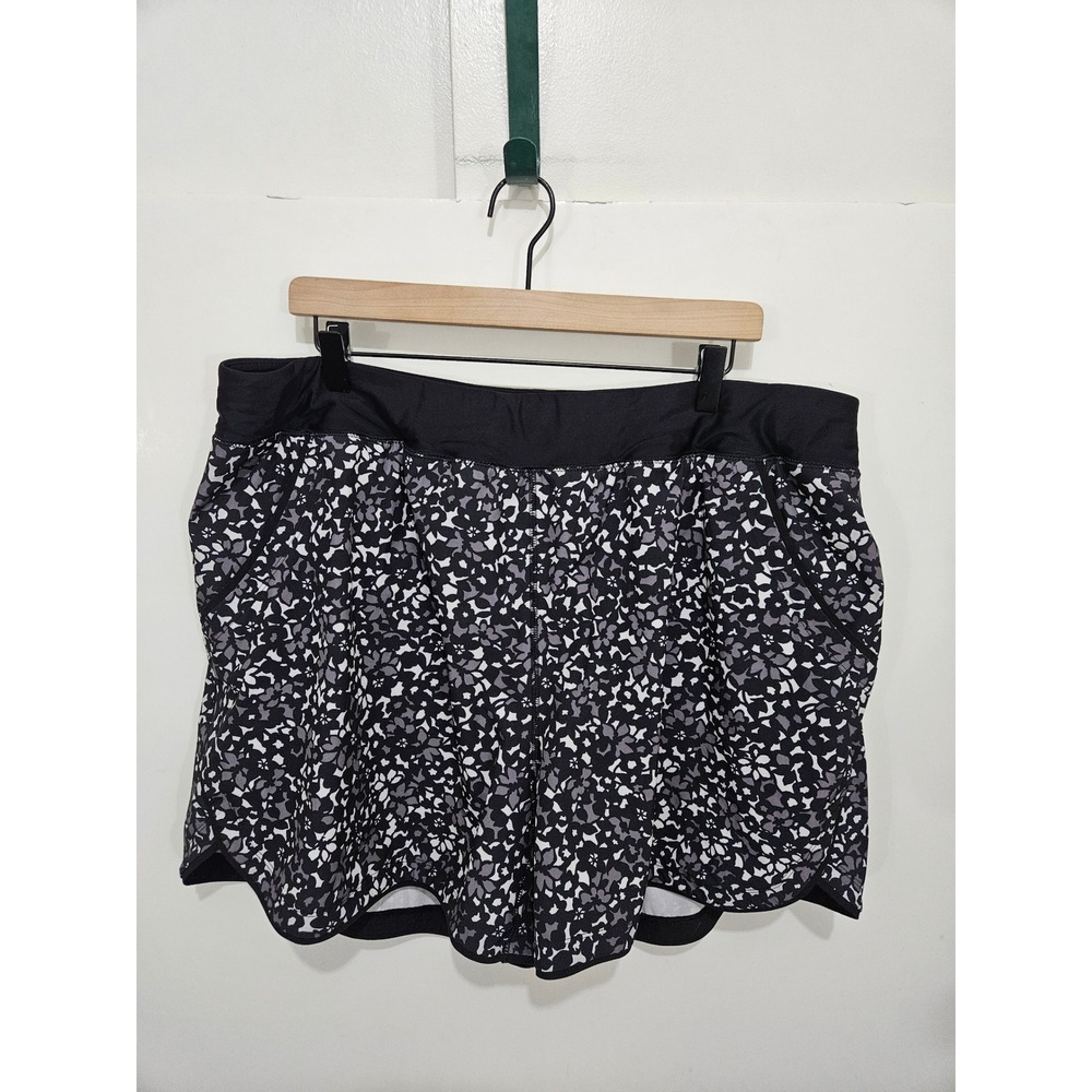 Lands End Womens Black White Floral Active Running Shorts with Liner Size 22W